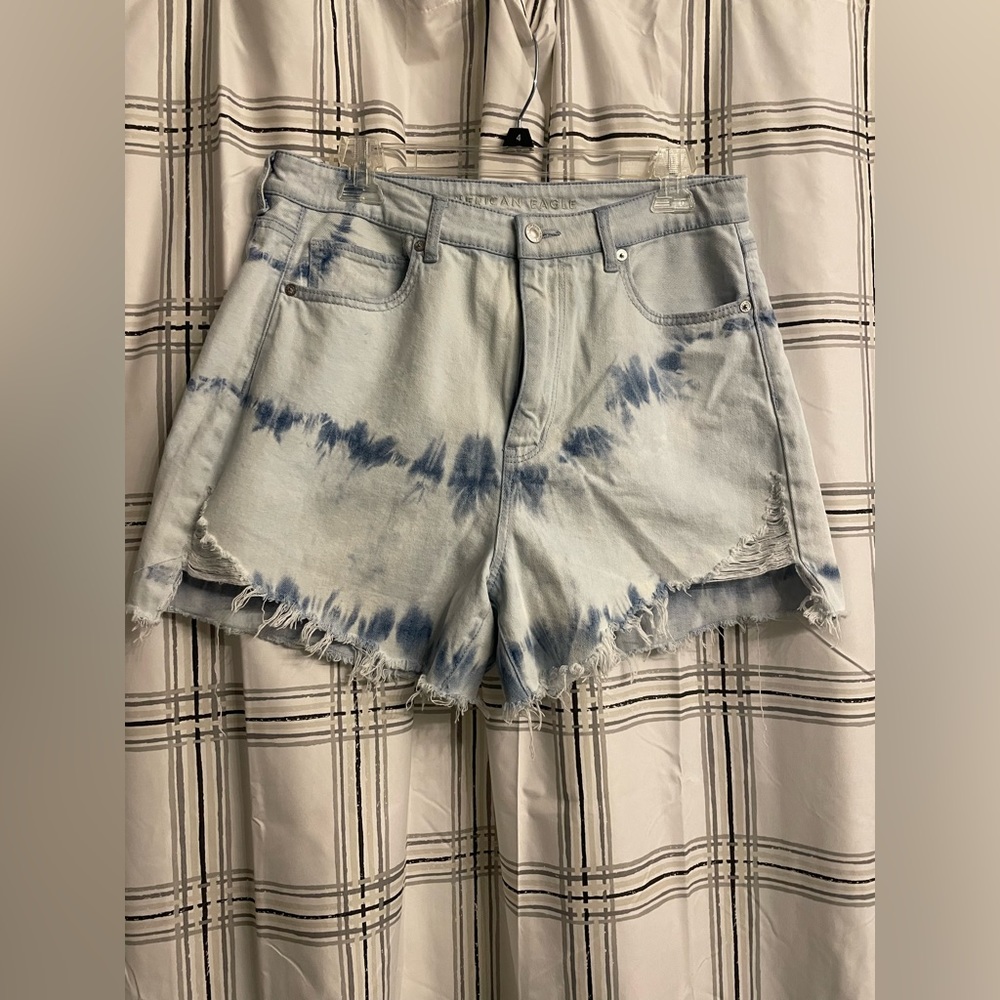 American Eagle Lightwash Tiedye Highrise Short